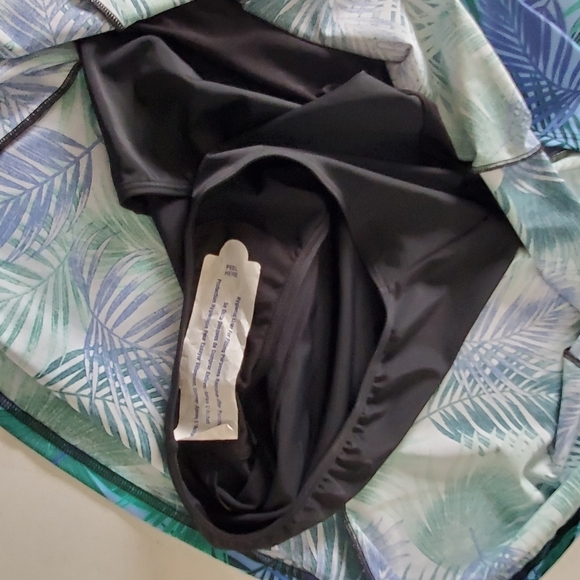 Fit 4 U One-piece Swimsuit Size 18W Leaf Print Skirted Tropical Beach NEW - Picture 12 of 15